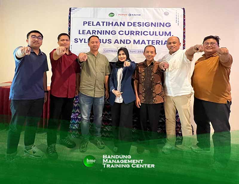 Pelatihan Designing, Learning Curicullum, Syllabus and Material